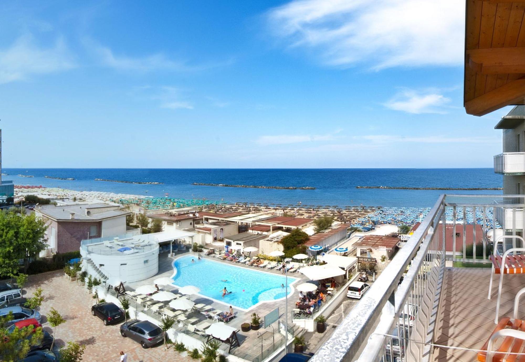 Hotel Saint Tropez Spa & Restaurant Лидо-ди-Савио Экстерьер фото
